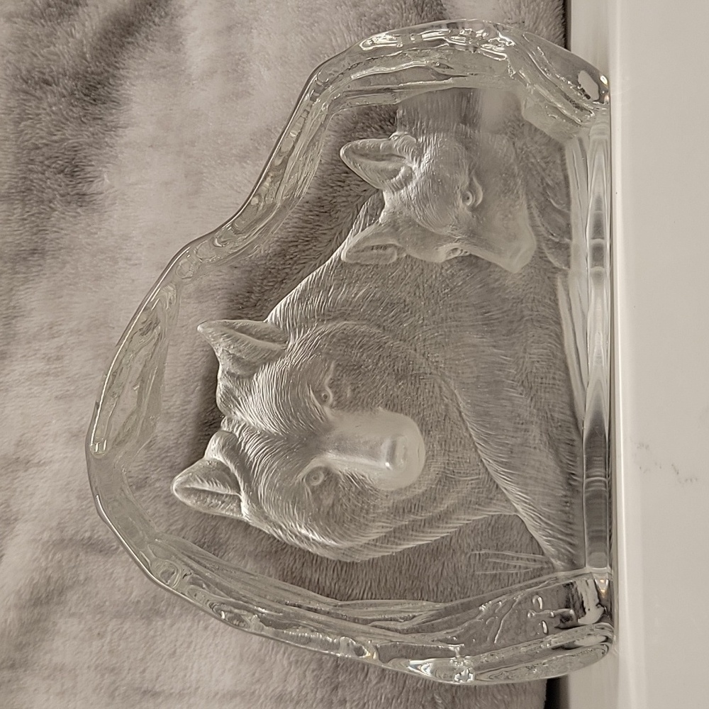 Stunning Vintage Etched Glass Paperweight Wolves Dartington Crystal
